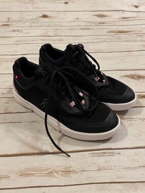 On The ROGER Women’s Spin Tennis Sneakers In Black and Zephyr Size 8.5